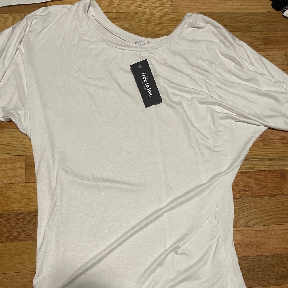 free to live tops!
